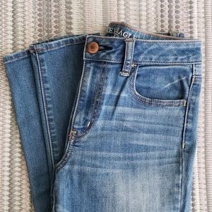 AMERICAN EAGLE JEANS